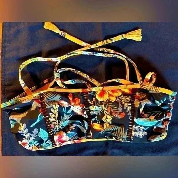 Time & Tru bandeau bikini top, adjustable, sz M (8-10) - Picture 1 of 4